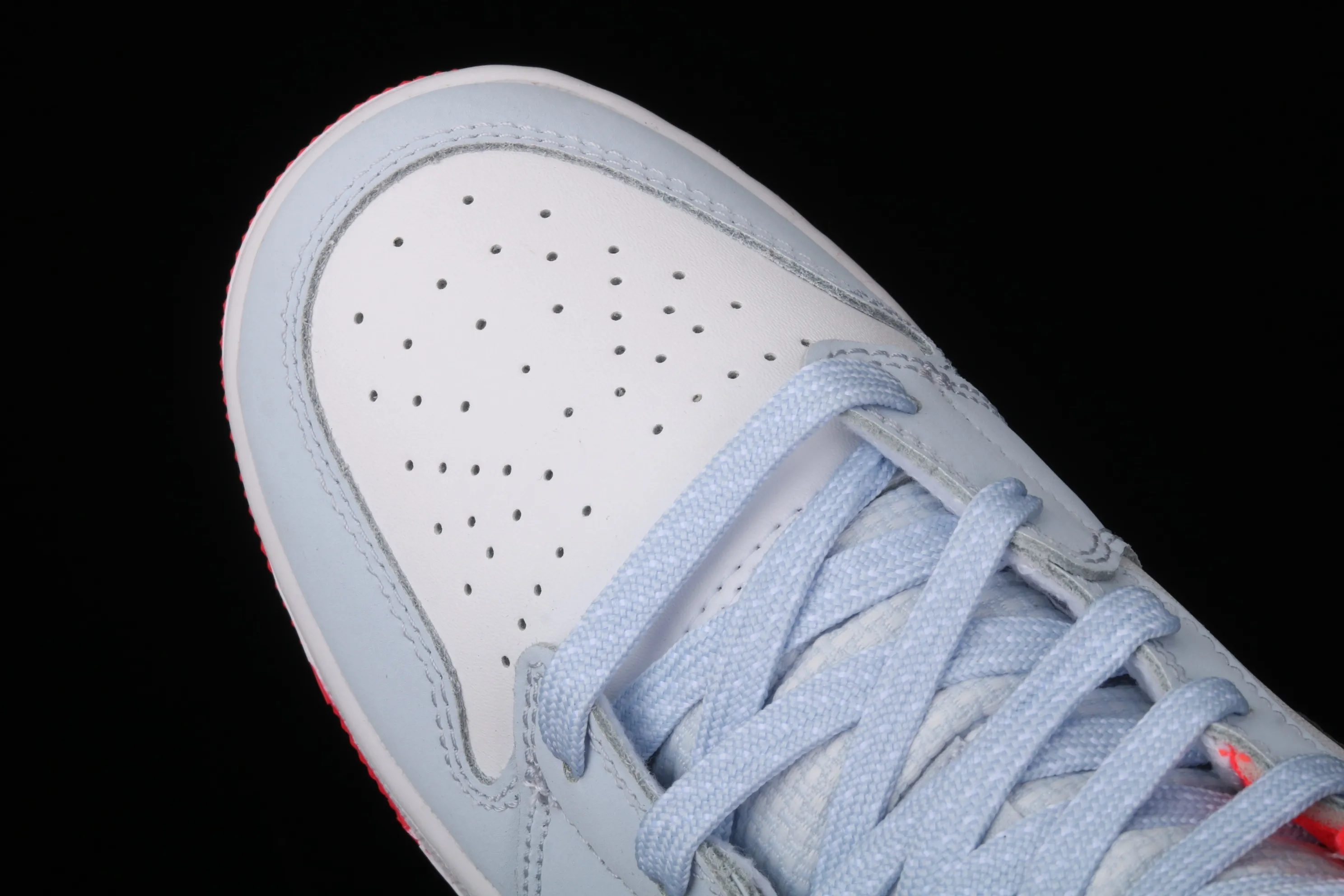 All categories Air Jordan Jordan series basketball shoes Air Jordan 1 Mid Air Jordan 1 Mid AJ1 Joe 1 snowflake ice blue color mid-top basketball shoes 555112-400